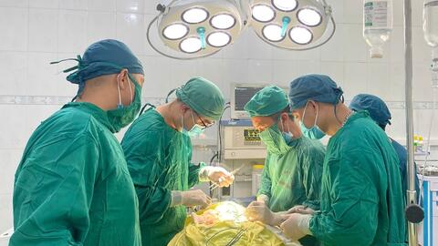 Phẫu thuật thành công u tuyến giáp tại TTYT khu vực Bình Gia