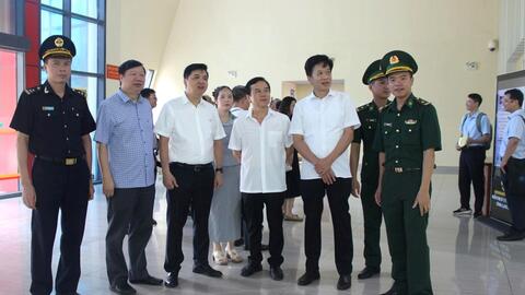 Cục Phòng bệnh kiểm tra công tác phòng chống dịch bệnh Chikungunya tại Lạng Sơn