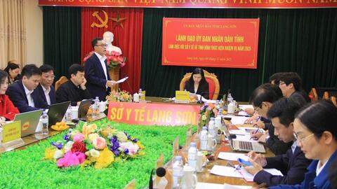 Lãnh đạo UBND tỉnh làm việc với ngành y tế về tình hình thực hiện nhiệm vụ 10 tháng đầu năm 2025