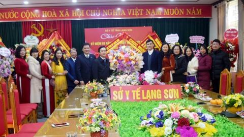 Nhân kỷ niệm 69 năm ngày Thầy thuốc Việt Nam (27/02/1955-27/02/2024), ngành Y tế tỉnh Lạng Sơn đón nhận những tình cảm, lời chúc mừng và tri ân của các cơ quan, đơn vị, đoàn thể trên địa bàn tỉnh