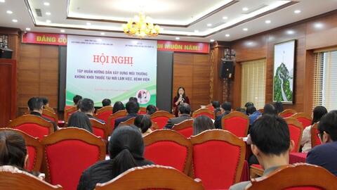 40 học viên dự Tập huấn xây dựng môi trường không khói thuốc tại nơi làm việc, bệnh viện